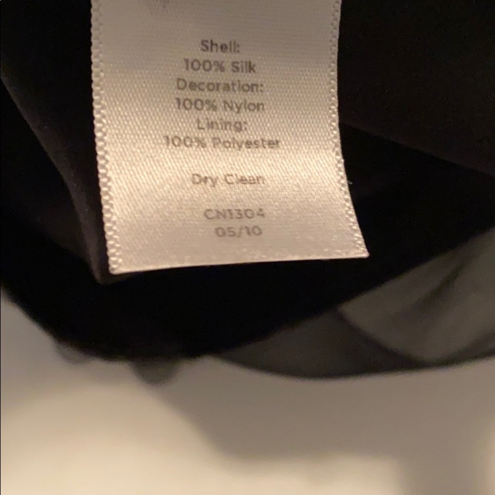 Silk, sleeveless Talbots top - Picture 5 of 6